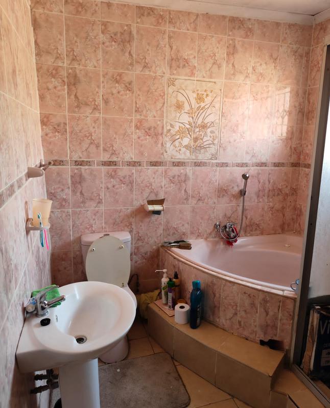 3 Bedroom Property for Sale in Geelhoutpark North West